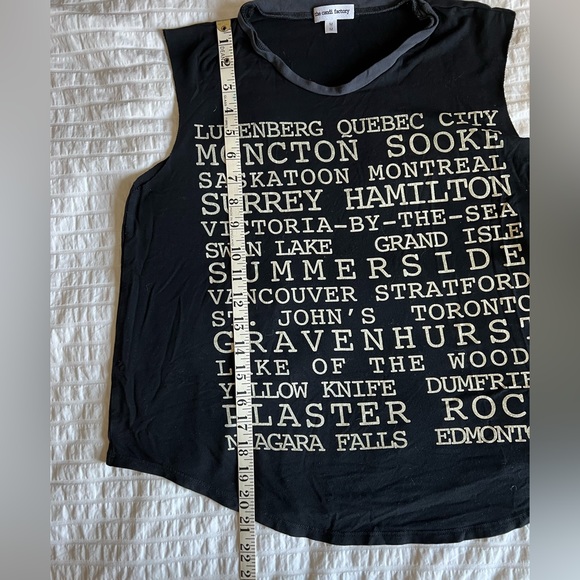 The Candi Factory Canadian Cities Muscle Tank - Size M - Black - Picture 6 of 7